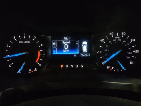 Used 2019 Ford Explorer XLT image 23