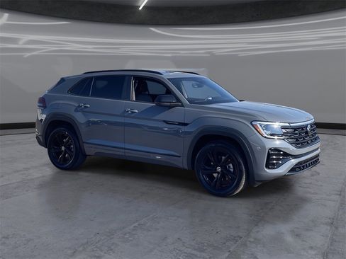 New 2026 Volkswagen Atlas Cross Sport SEL R-Line image 2