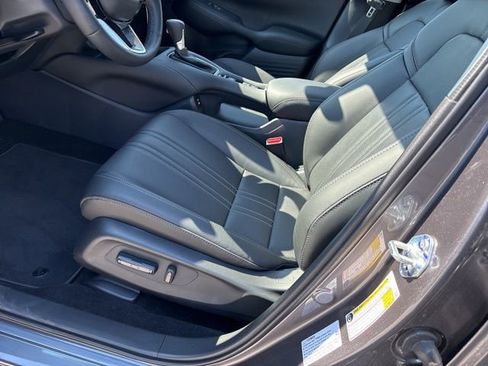 Used 2026 Honda HR-V EX-L image 3
