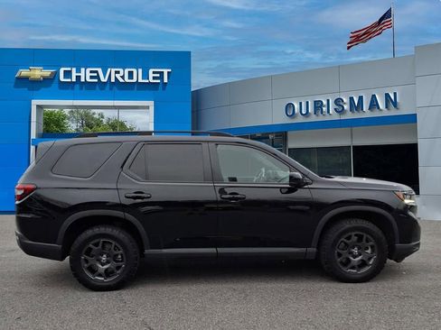 Used 2023 Honda Pilot TrailSport image 2