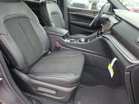 New 2026 Jeep Grand Cherokee L 2WD image 36