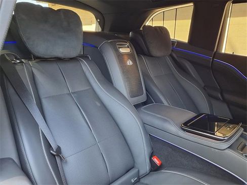 Used 2023 Mercedes-Benz Maybach GLS 600 4MATIC image 17