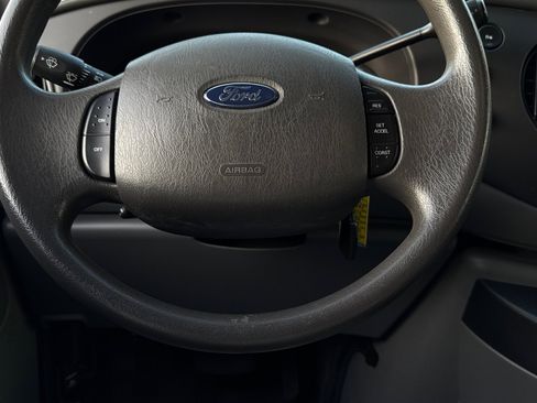 Used 2008 Ford E-350 and Econoline 350 XLT image 15