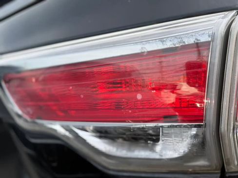 Used 2015 Toyota Highlander XLE image 27