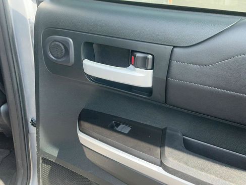 Used 2017 Toyota Tundra Limited image 29