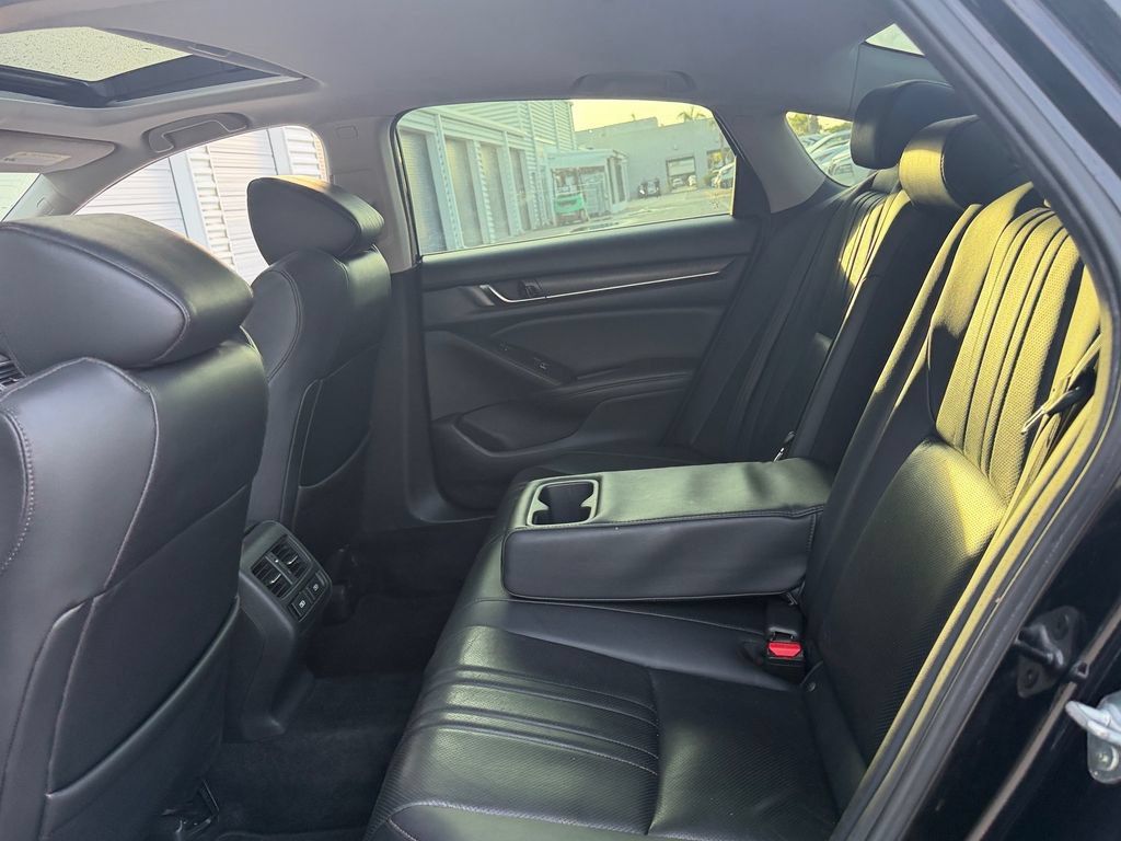 Used 2022 Honda Accord Touring image 12