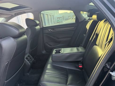 Used 2022 Honda Accord Touring image 12
