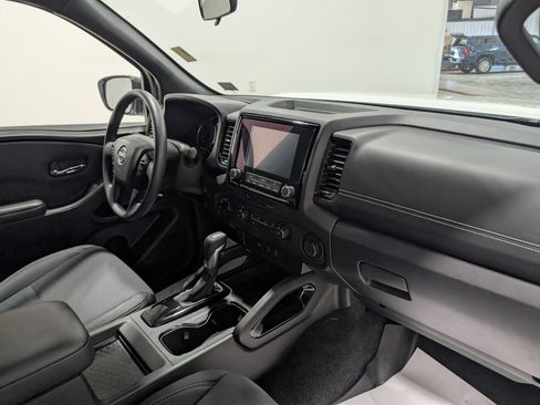 Used 2023 Nissan Frontier SV w/ Midnight Edition Package AWD/4WD image 20