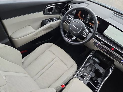 New 2025 Kia Sorento S AWD/4WD image 16