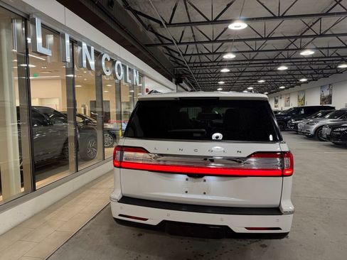 Used 2021 Lincoln Navigator L Reserve w/ Luxury Package image 9