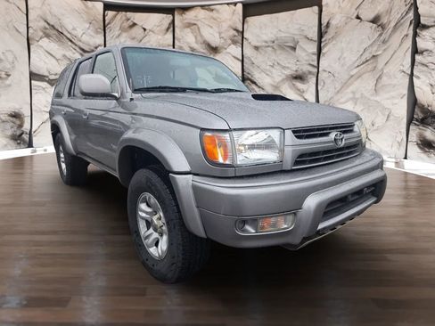 Used 2002 Toyota 4Runner SR5 image 3