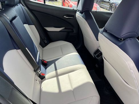 Used 2022 Lexus UX 200 w/ Accessory Package (Z1) FWD image 9