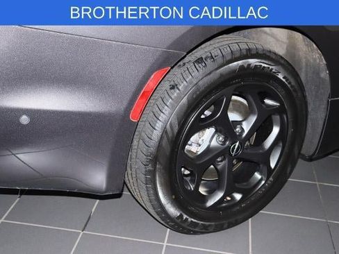 Used 2023 Chrysler Pacifica Limited w/ S Appearance Package FWD image 15