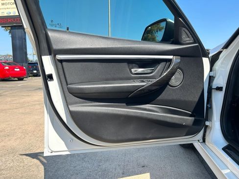 Used 2018 BMW 330i 330i w/ Premium Package image 10