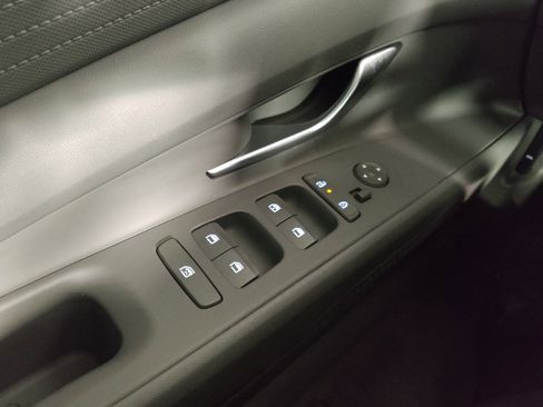 Used 2024 Hyundai Elantra SEL image 27