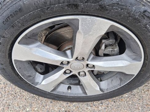 Used 2021 Jeep Grand Cherokee L Limited w/ Luxury Tech Group II image 12