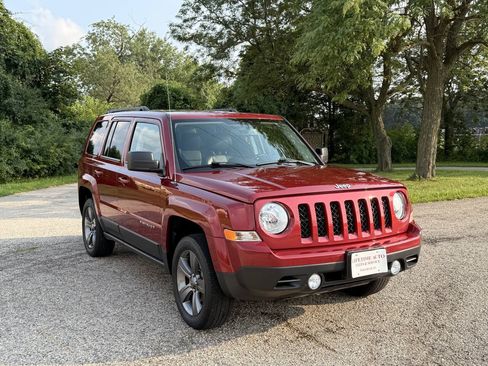 Used 2015 Jeep Patriot High Altitude AWD/4WD image 7