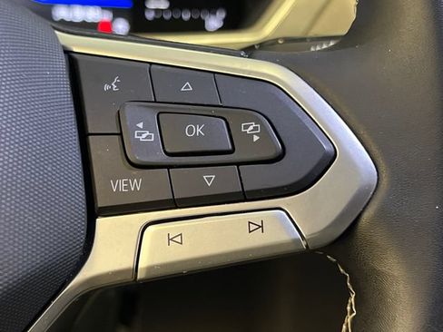Certified 2023 Volkswagen Tiguan SE w/ Panoramic Sunroof Package FWD image 21