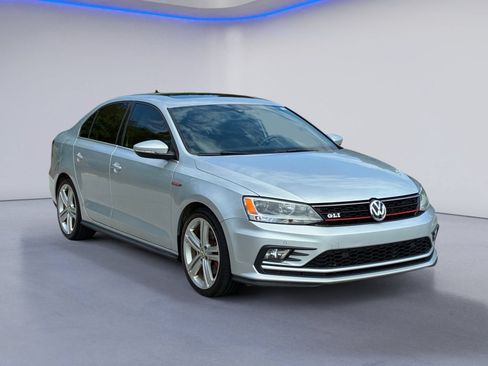 Used 2016 Volkswagen Jetta GLI FWD image 5