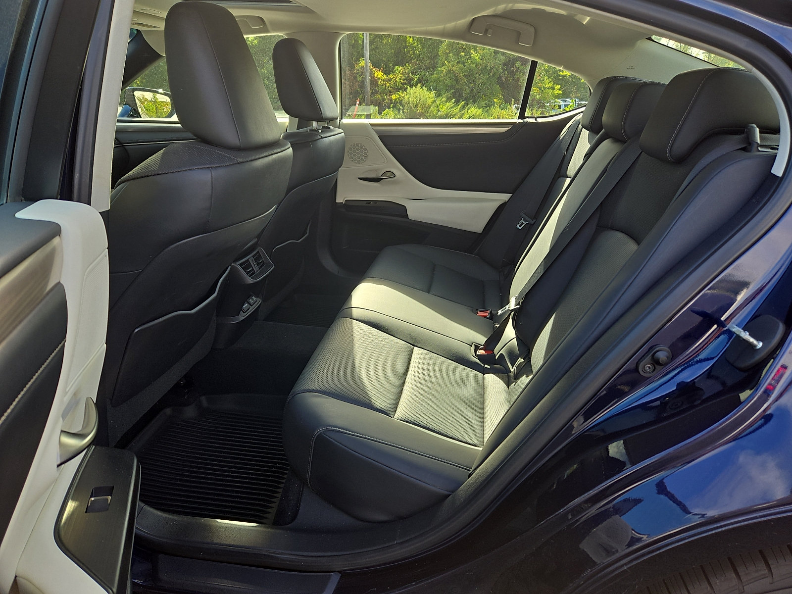 Used 2021 Lexus ES 250 w/ Premium Package AWD/4WD image 10