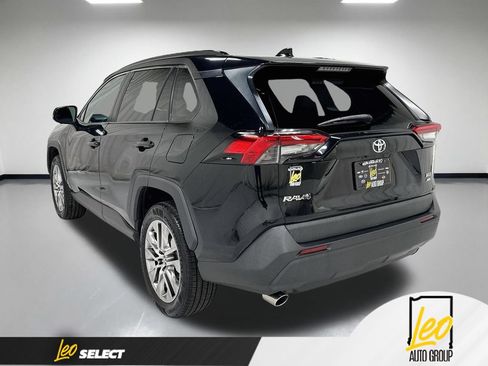 Used 2020 Toyota RAV4 XLE Premium AWD/4WD image 10