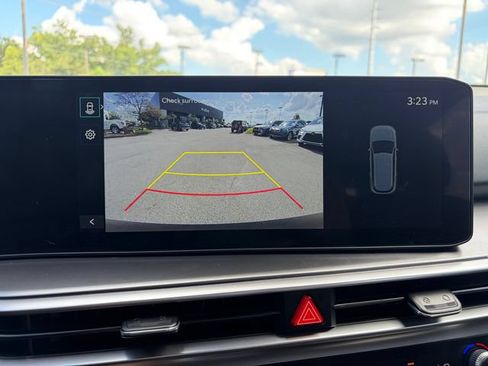 Certified 2025 Kia Sorento S FWD image 9