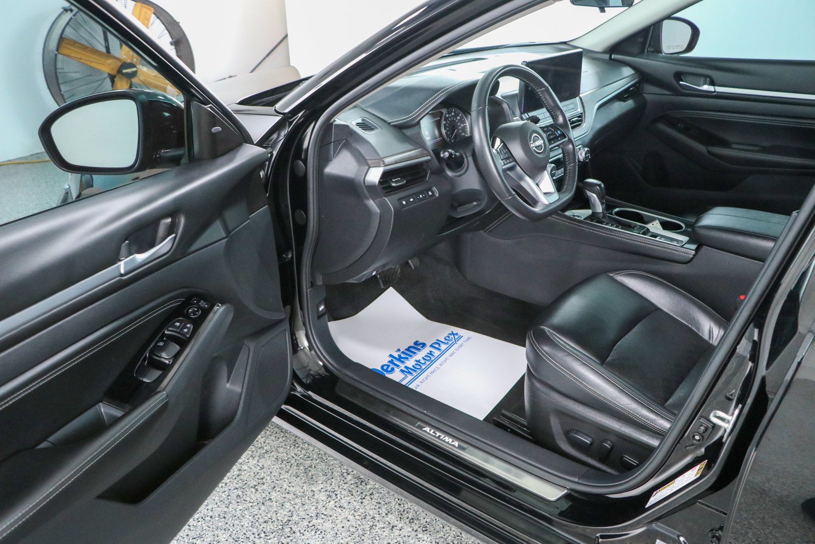 Used 2023 Nissan Altima 2.5 SL FWD image 3