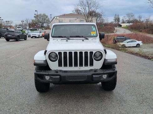 Used 2023 Jeep Gladiator Sport image 2