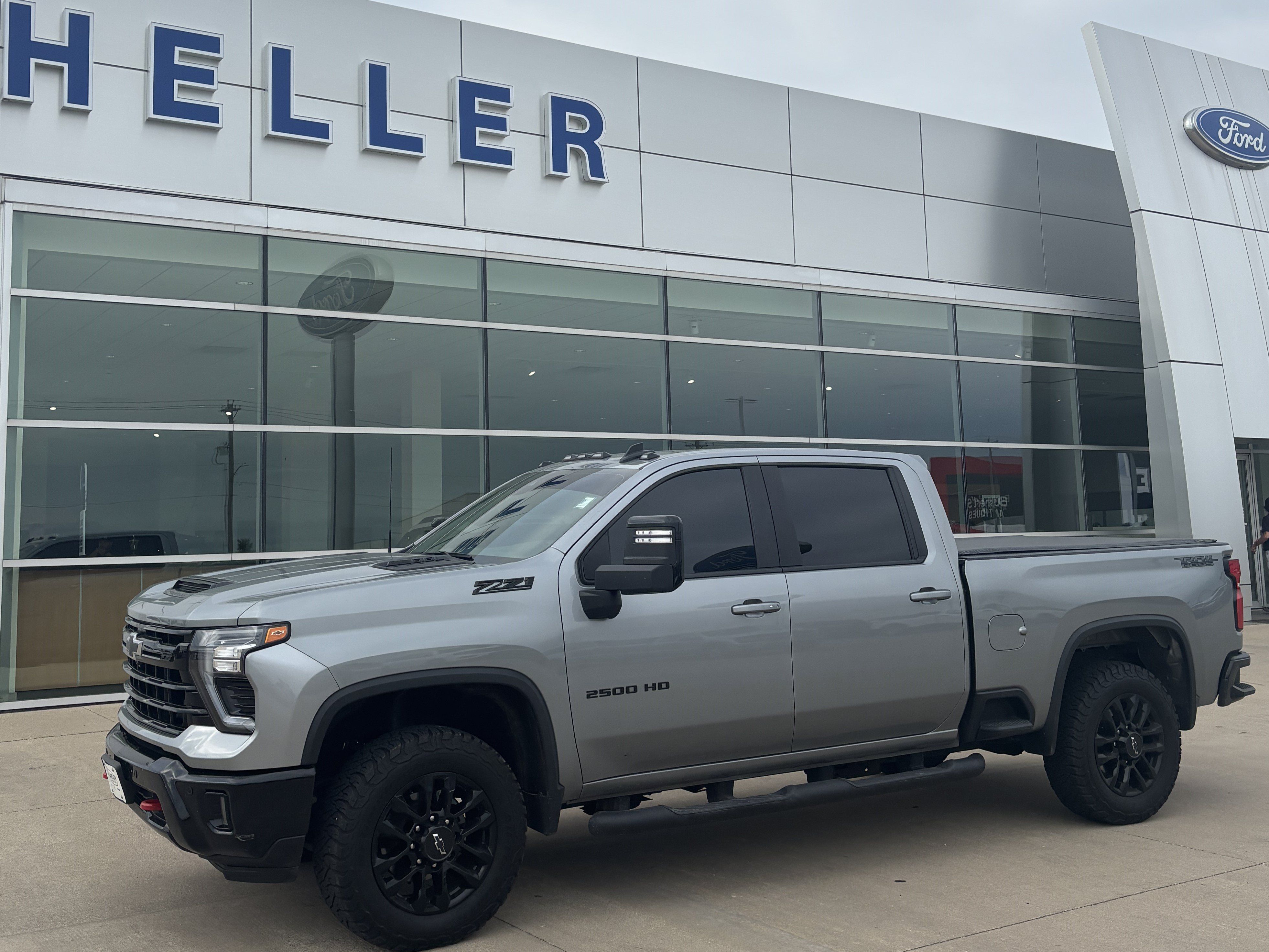 Used 2025 Chevrolet Silverado 2500 LT w/ Trail Boss Package AWD/4WD image 3