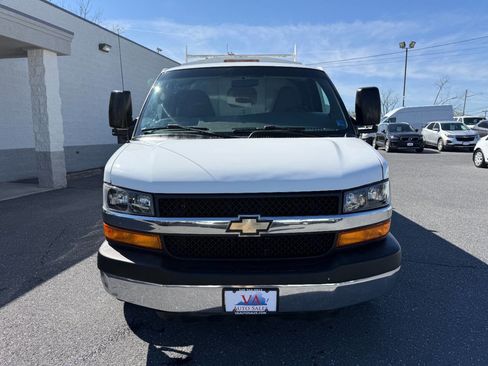 Used 2010 Chevrolet Express 3500 image 24