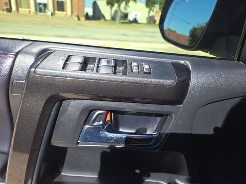 Used 2019 Toyota 4Runner TRD Off-Road image 10