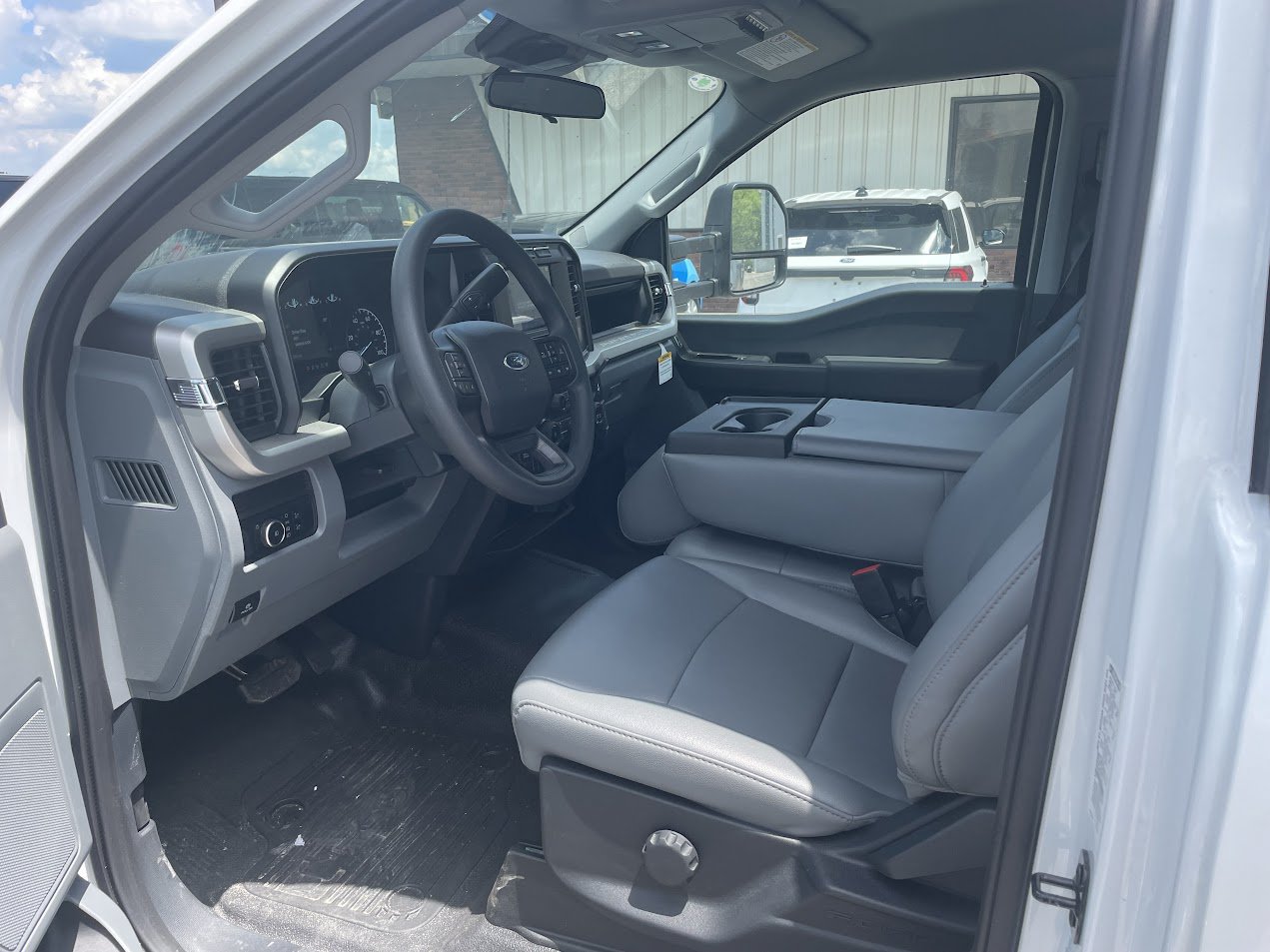 Used 2024 Ford F550 2WD Regular Cab Super Duty image 6