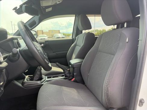 Used 2019 Toyota Tacoma TRD Off-Road AWD/4WD image 16