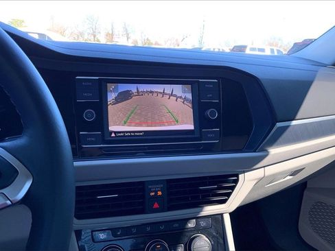 Used 2023 Volkswagen Jetta SE image 13