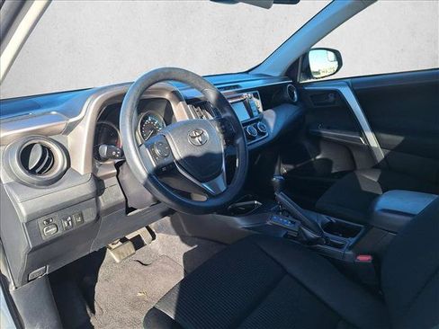 Used 2017 Toyota RAV4 LE image 2