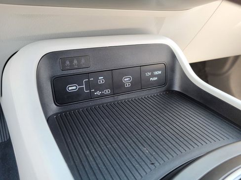 Used 2025 Hyundai Kona SEL FWD image 20