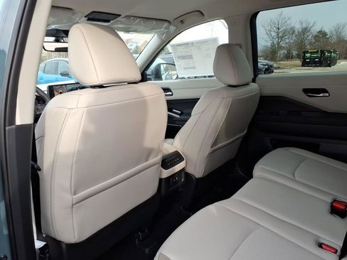 New 2026 Nissan Pathfinder SL image 27