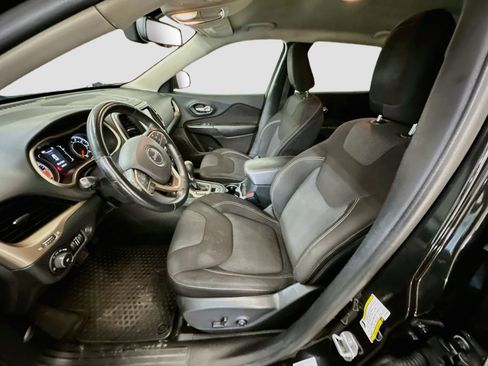 Used 2015 Jeep Cherokee Latitude w/ Comfort/Convenience Group AWD/4WD image 13