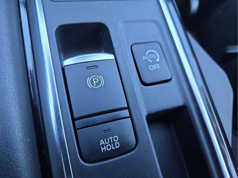 Used 2024 Nissan Pathfinder SL w/ SL Premium Package image 21