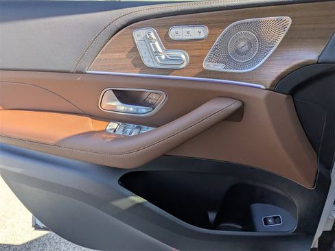 Used 2024 Mercedes-Benz GLS 450 4MATIC image 30