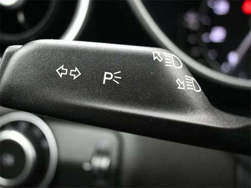 Used 2022 Alfa Romeo Giulia Ti image 27