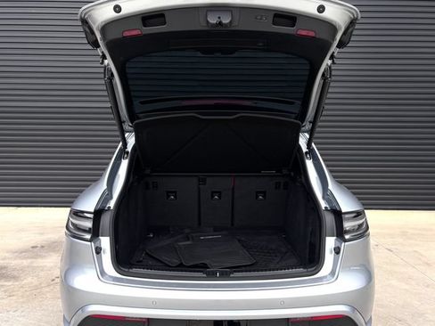 Certified 2026 Porsche Macan GTS AWD/4WD image 27