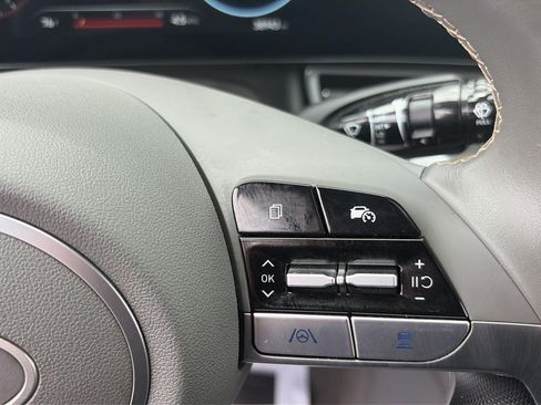 Used 2025 Hyundai Elantra SEL FWD image 16
