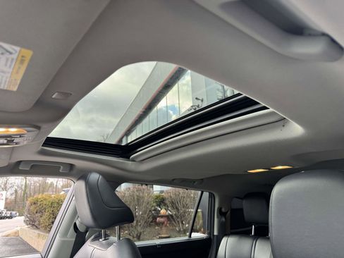 Used 2020 Toyota Highlander XLE image 20