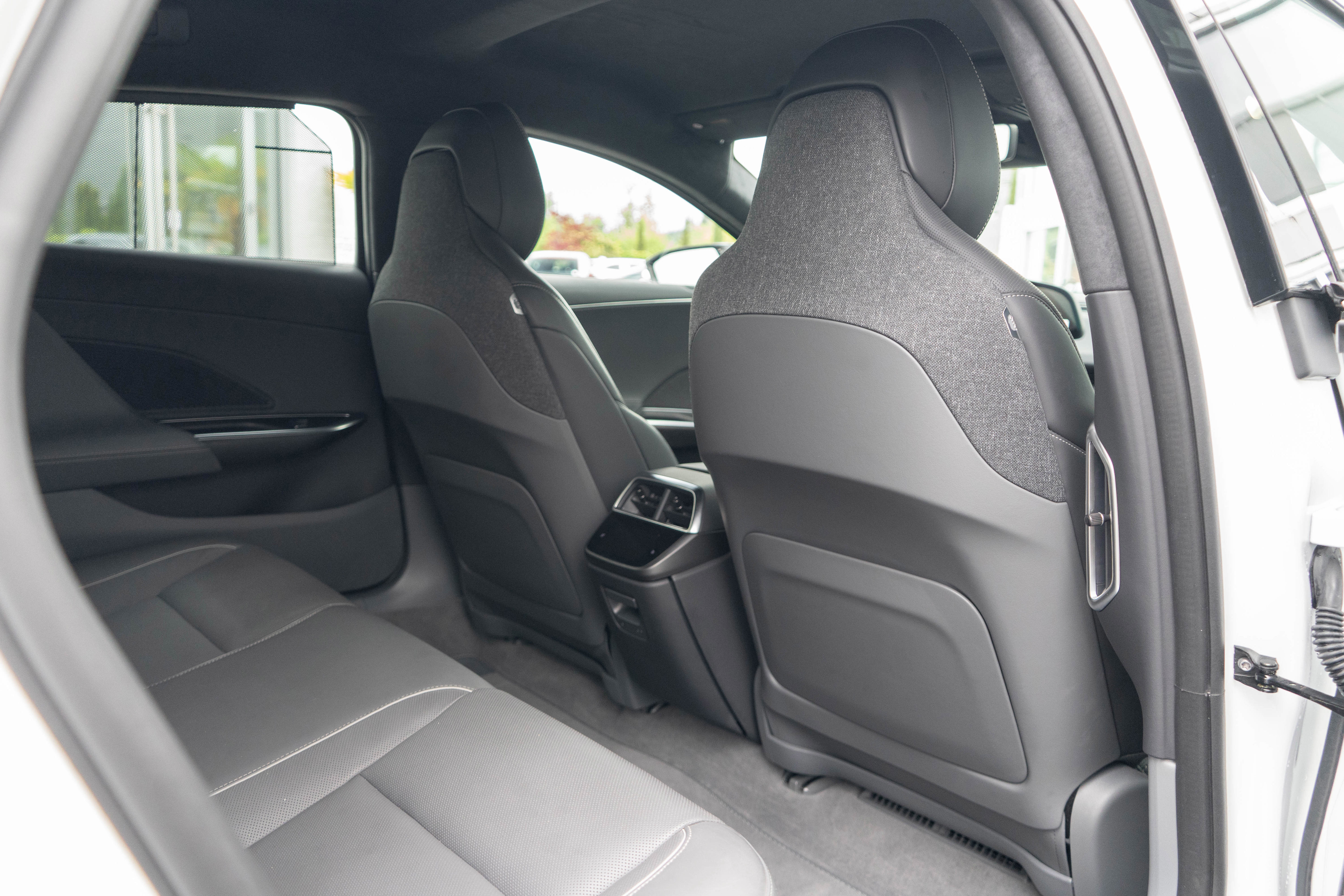 Used 2024 Lucid Air Touring AWD/4WD image 27
