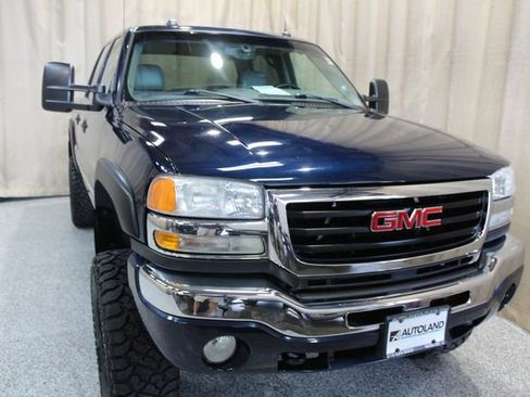 Used 2005 GMC Sierra 2500 SLT w/ Heavy-Duty Power Package image 8
