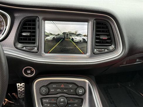 Used 2017 Dodge Challenger GT w/ Driver Convenience Group image 17