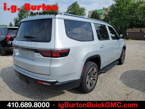 Used 2023 Jeep Wagoneer 4WD w/ Premium Group I image 6
