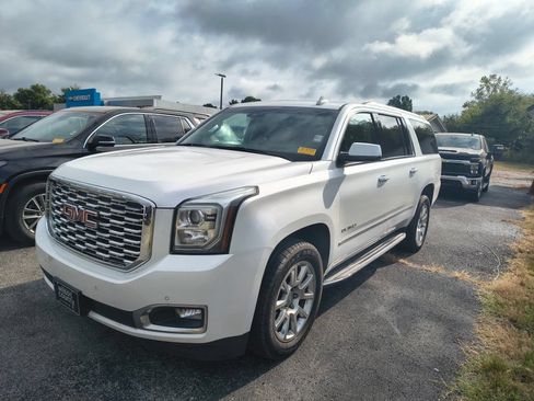 Used 2019 GMC Yukon XL Denali w/ Open Road Package RWD image 2