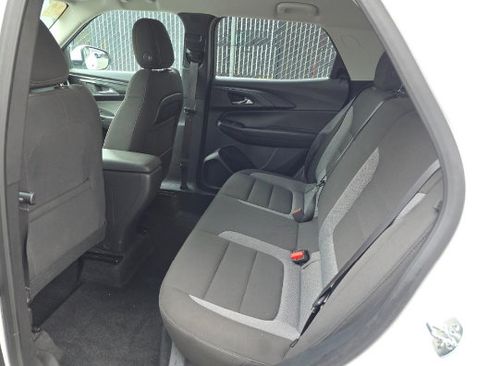 Used 2025 Chevrolet TrailBlazer LT FWD image 7
